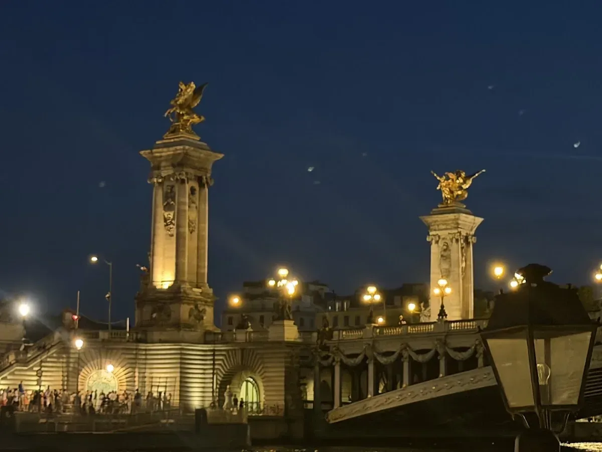 Snapshot by Allie H aboard Vedettes du Pont Neuf