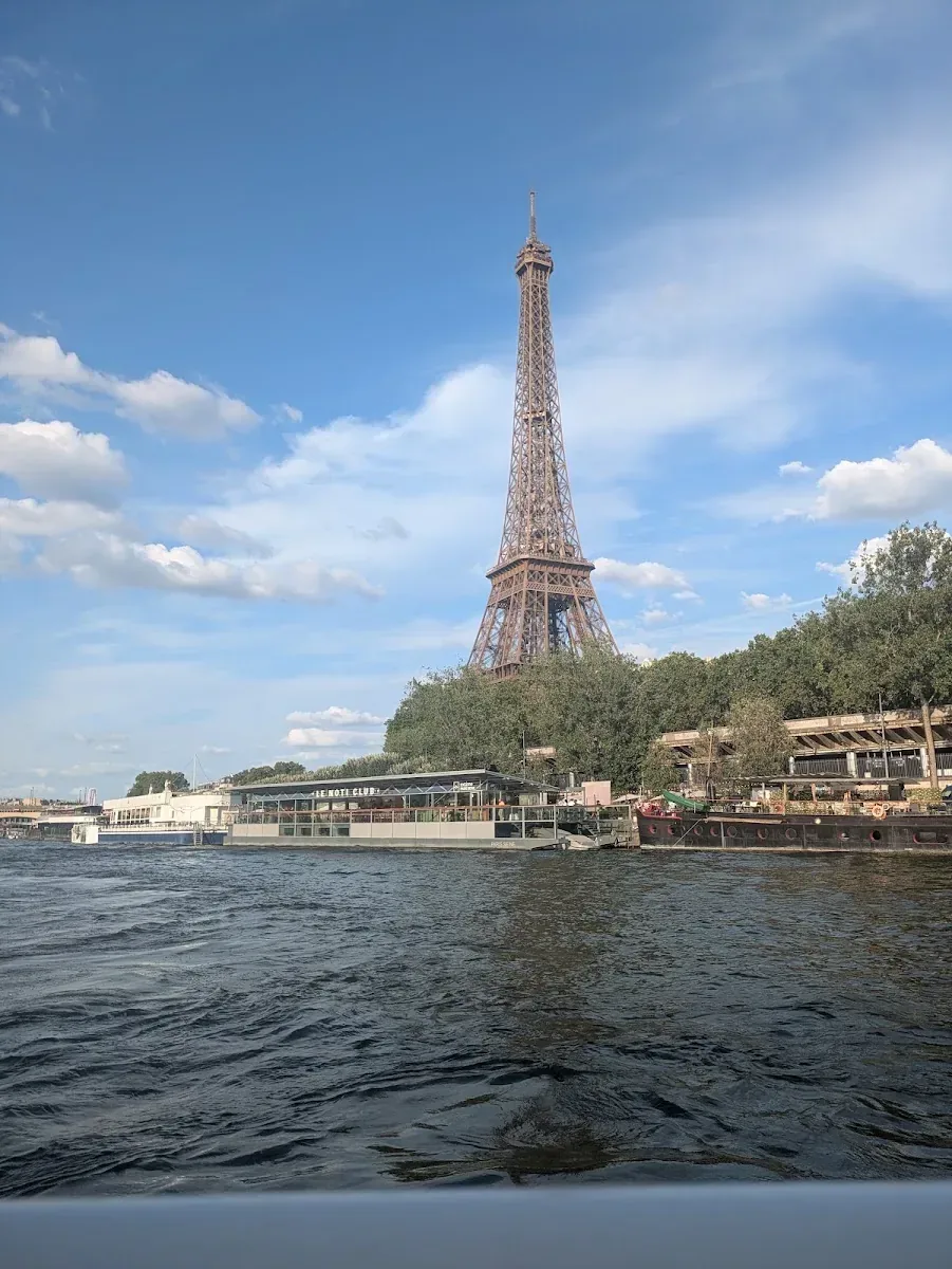 Snapshot by Lyle Ring aboard Vedettes du Pont Neuf